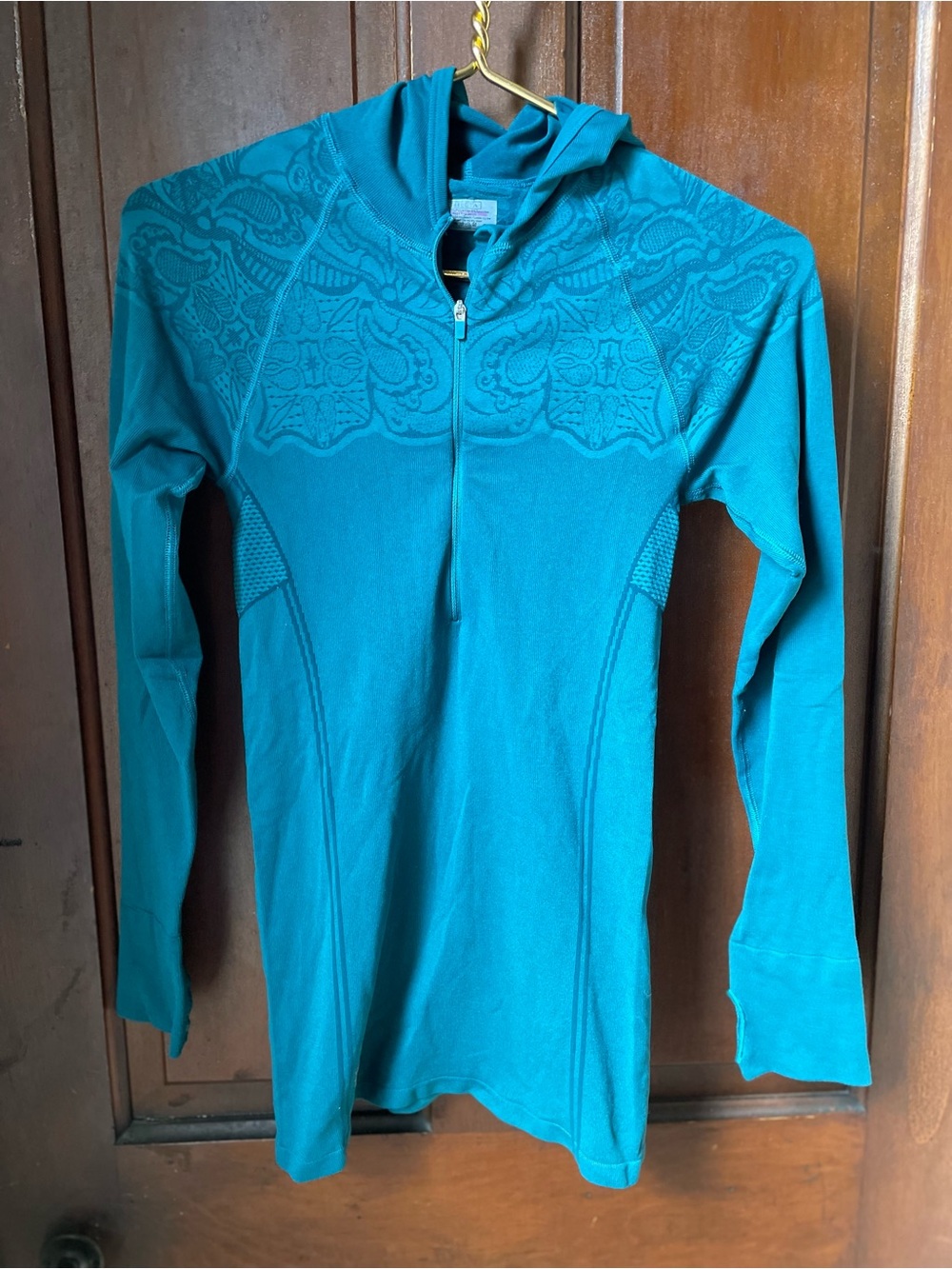 Athleta women's small long sleeve hooded athletic top